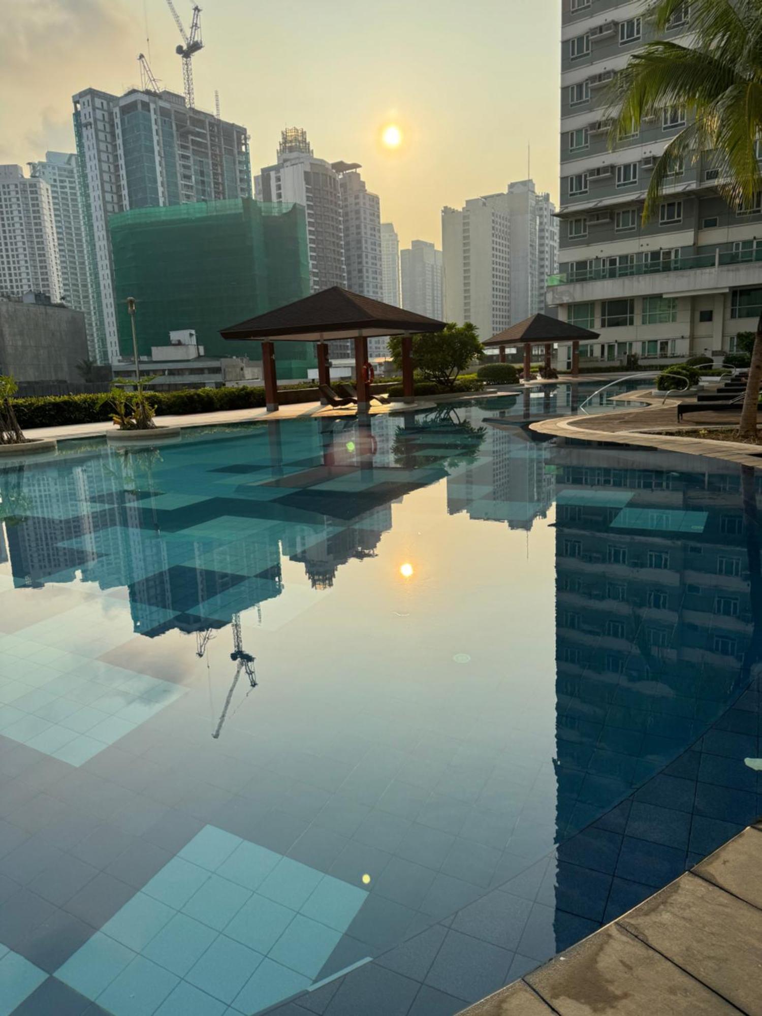 Beacon Makati Condo Free Pool Access Free Wifi 100Mbps & Free Netflix Manila Ngoại thất bức ảnh